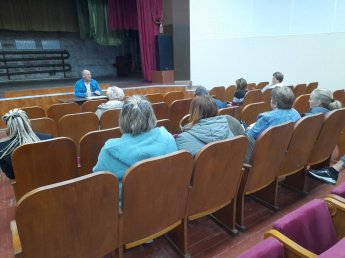  В КДЦ Токаревского МО прошло оперативное совещание по текущим вопросам организации работы, подготовки к проведению предстоящих мероприятий, оформлению отчетности.