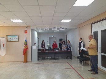УИК 860 начал работу во второй день досрочных выборов главы Тамбовской области.