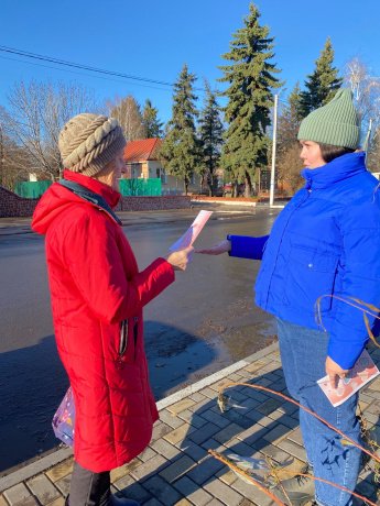 В преддверии Дня матери работники Культурно-досугового центра приняли участие в раздаче открыток «Желаем вам, мамы» в рамках проведения Всероссийской акции #Любимой_маме